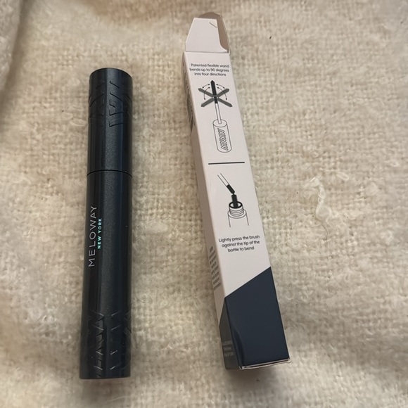 Mascara, Face Primer&Liquid Highlighter Bundle(4)NIB🔹FIRM🔹 - Picture 4 of 8